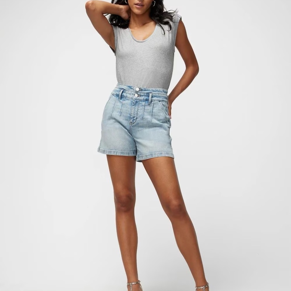 White House Black Market Denim Jean Shorts Size 12 NWT!